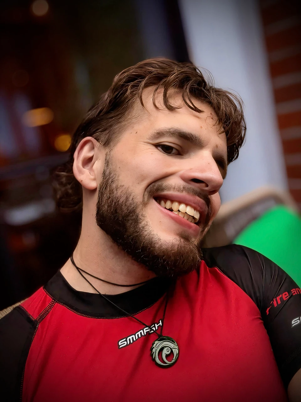 Holistyczny Trener Personalny, Karol Domański, z uśmiechem na twarzy i z entuzjazmem pomoże Ci z Twoimi dolegliwościami. Holistyczny Trener Personalny, Karol Domański, z uśmiechem na twarzy i z entuzjazmem pomoże Ci z Twoimi dolegliwościami.