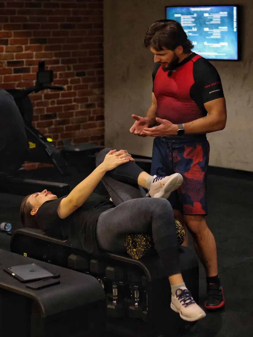 Holistyczny Trener Osobisty Karol Domański stosuje na treningach biomechanikę Conora Harrisa.